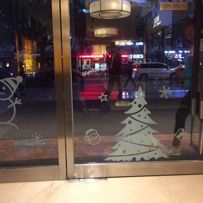 耐热性好的UV超透明玻璃贴材质与价格解析（含新发现喷绘应用）